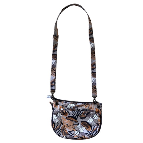 LUG - Swivel Crossbody - Picture 2 of 10